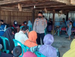 Kapolsek Binamu IPTU Baharuddin.M S.Sos Pantau Pelaksanaan Vaksinasi di Desa Paitana 
