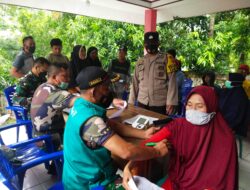 Dukung Percepatan Vaksinasi,Bhabinkamtibmas Kawal Pelaksanaan Pemberian Vaksin