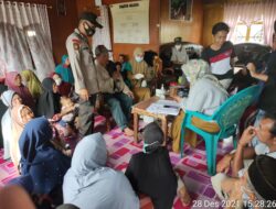 Kapolsek Tamalatea Dan Jajaran Ajak Warga Desa Turatea Ikuti Vaksinasi