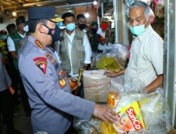 Kapolri Turun Langsung ke Pasar Pastikan Stok Minyak Goreng Untuk Warga Aman