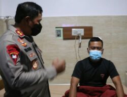 Kapolda Sulsel Besuk Anggota Polri Yang Terluka Saat Kawal Aksi Unjuk Rasa