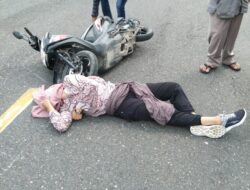 Pengendara Motor Honda Beat Terseret Mobil Ambunce Dijalan Poros Bantimurung.