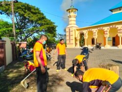 Bakti Religi Bersih-Bersih Masjid Polsek Polsel Dalam Rangka HUT Bhayangkara Ke-76