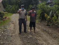 Jalan Penghubung  Tiga Dusun kurang Perhatian