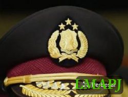 Lagi-Lagi Oknum Polisi berpakaian preman memukul warga dan mengancam menggunakan Senjata