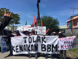 Ribuan Mahasiswa Majene Turun Aksi Tolak Kenaikan BBM