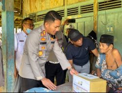 Kapolres Sampang Berikan Bantuan Kepada Kakek Viral Di Desa Batuporo Barat Kedundung