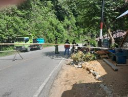 Pembina/penasehat LBH-LMAPJ,Indonesia Timur,Dr.Elvis DJ.Katuwu.SH.MH.menyoroti Kegiatan Penutupan Jalan Trans Sulawesi Yang Berdampak Pada pengguna Jalan Dan Aktivitas Masyarakat Luas.Di Poso (Sulteng).