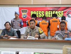 SAT RESNARKOBA- RES Nunukan – POLDA KALTARA Kembali mengungkap dan bekuk 4 kawanan kurir Sabu 2000 Gram Siap Kirim Nunukan(Kaltara) – Palu (Sulteng).