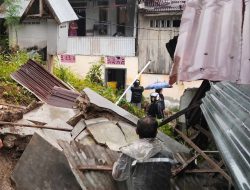 Hujan Deras mengguyur wilayah kota majene Rumah warga  di saleppa longsor dan tertimpa talud,