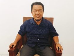 Tumpukan dokumen ijasah  Kepala  SMP 1 Majene sampaikan imbauan alumni segera ambil ijasah asli